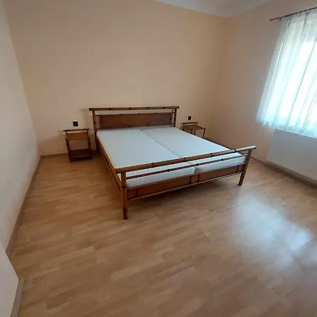 Schoenes Mit Pool Prázdninový dům Balatonujlak