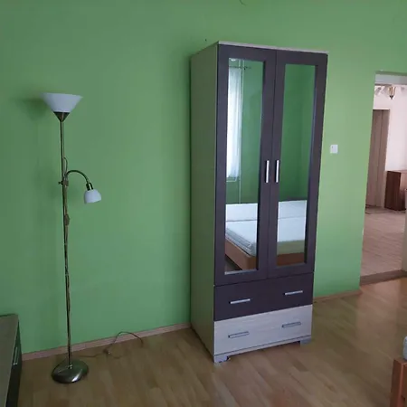 Дом отдыха Schoenes Mit Pool