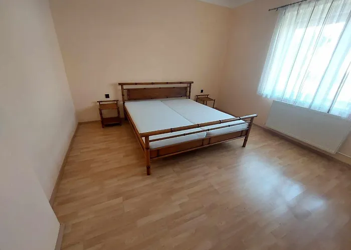 Schoenes Mit Pool Prázdninový dům Balatonujlak