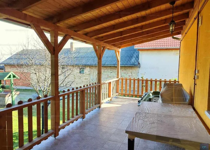 Prázdninový dům Schoenes Mit Pool Balatonujlak