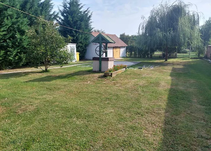 Schoenes Mit Pool Balatonujlak